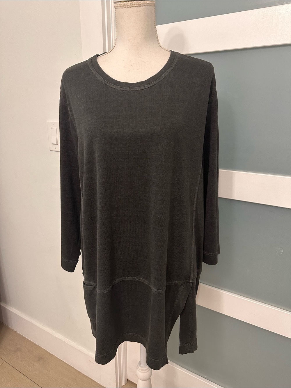 Poetry Gray 3/4 Sleeve Tunic Top SZ 16 Round Neckline Lagenlook Casual Designer